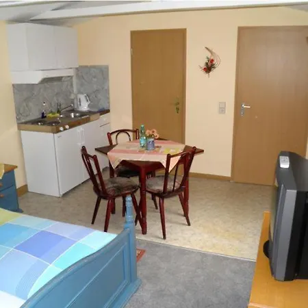 Brunnen Guest house 2*
